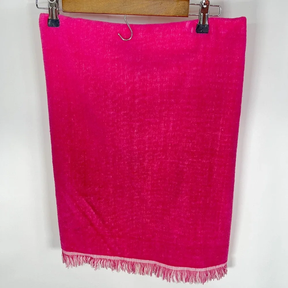 JC Penneys Vintage Hot Pink Floral Pansy Fringed Terry Cloth Bath Towel Retro